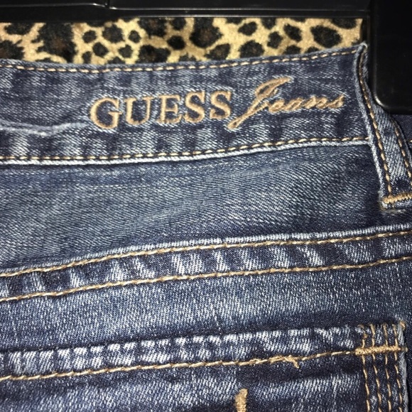 💙Guess Jeans..Flirty..Bootcut..Low Waisted💙 - Picture 5 of 10